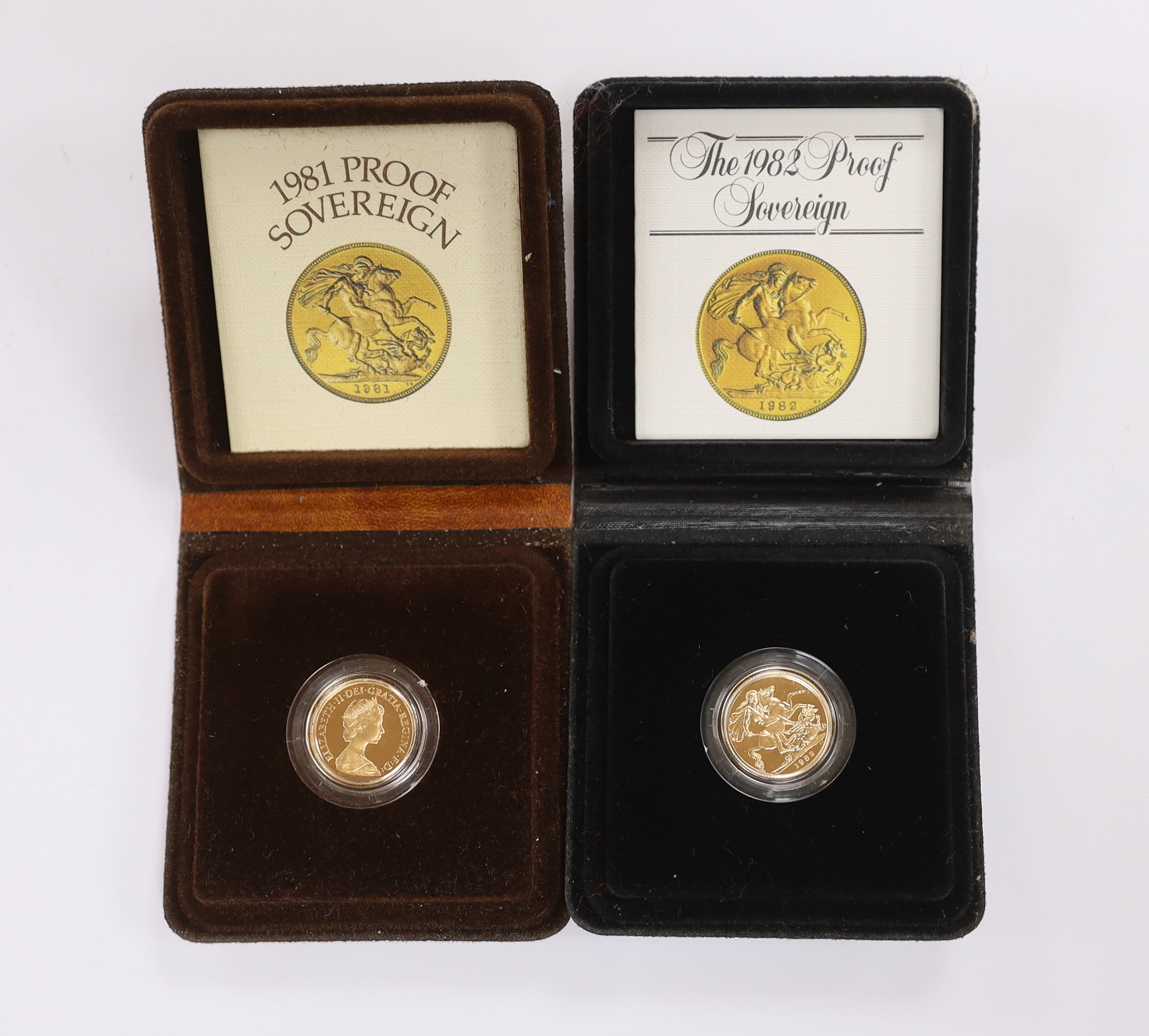 British gold coins - Two Royal Mint QEII Gold Proof Sovereigns, 1981 and 1982, both in case of issue with paperwork